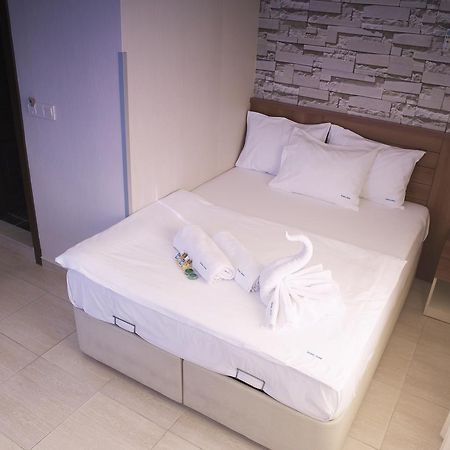 Golden Stone Butik Otel Чесме Екстериор снимка