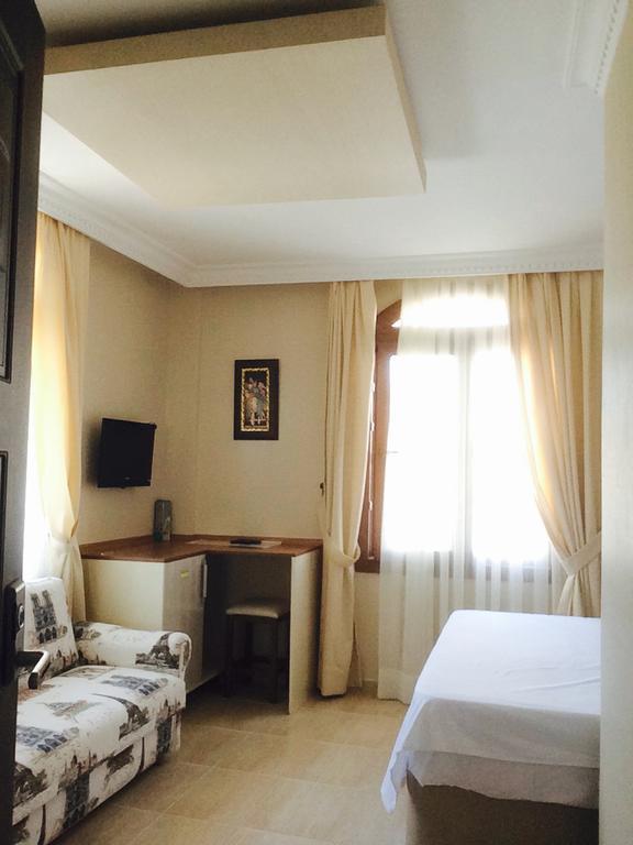 Golden Stone Butik Otel Чесме Стая снимка