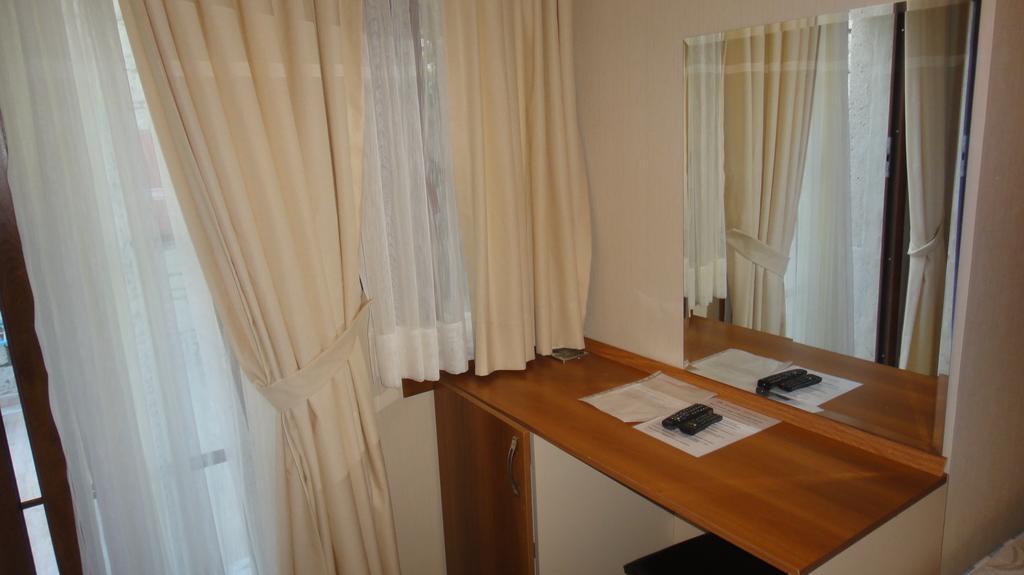 Golden Stone Butik Otel Чесме Стая снимка