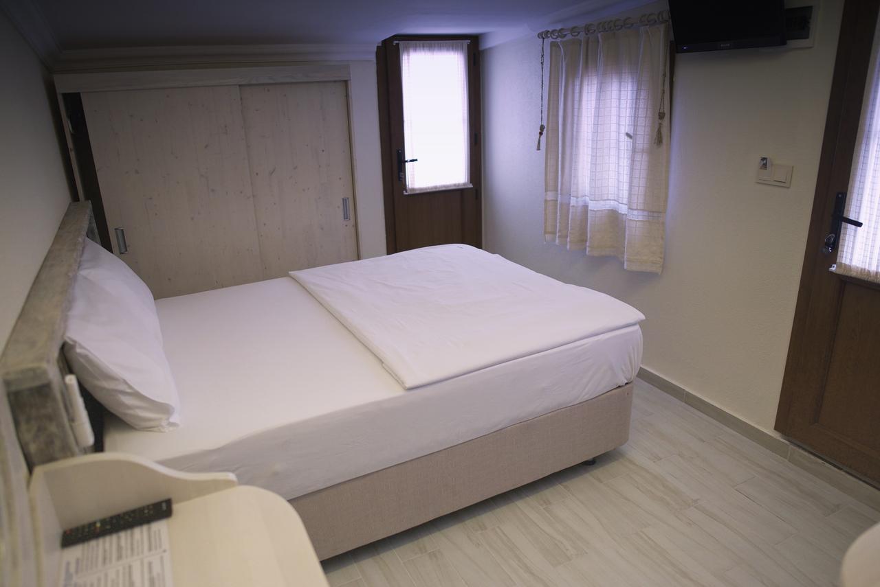 Golden Stone Butik Otel Чесме Екстериор снимка