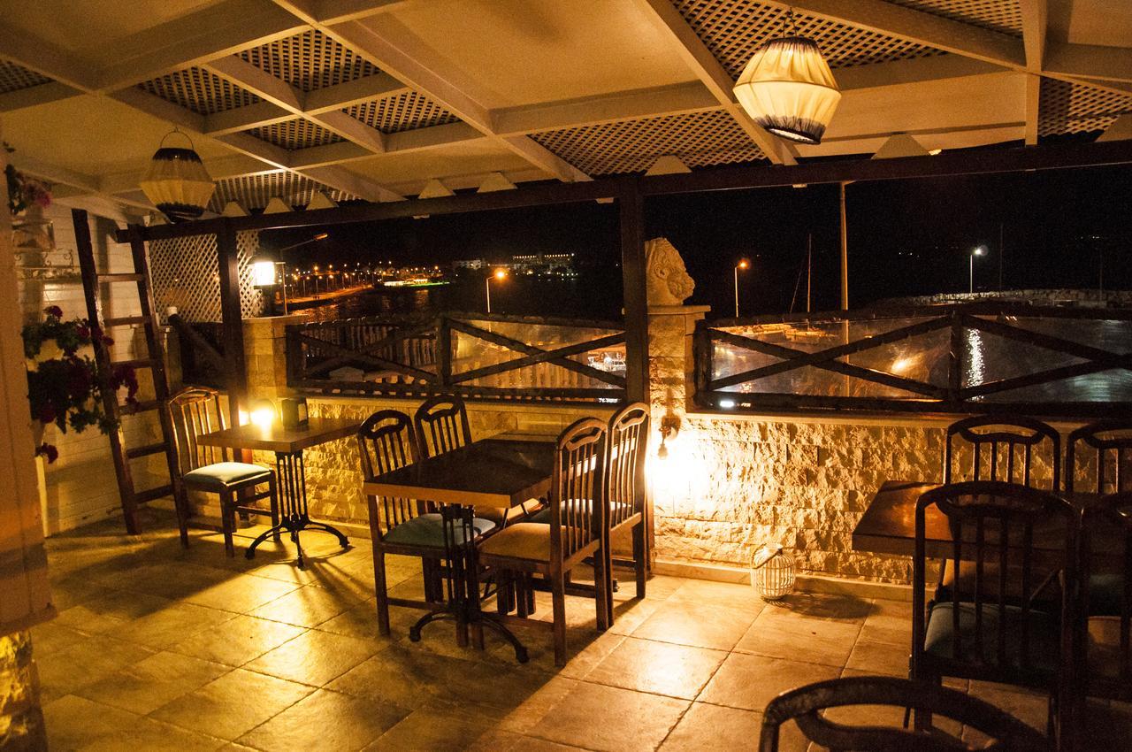 Golden Stone Butik Otel Чесме Екстериор снимка